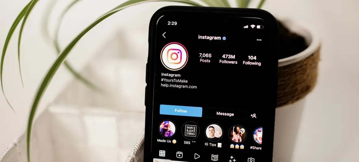 Telefoon met Instagram-app open 