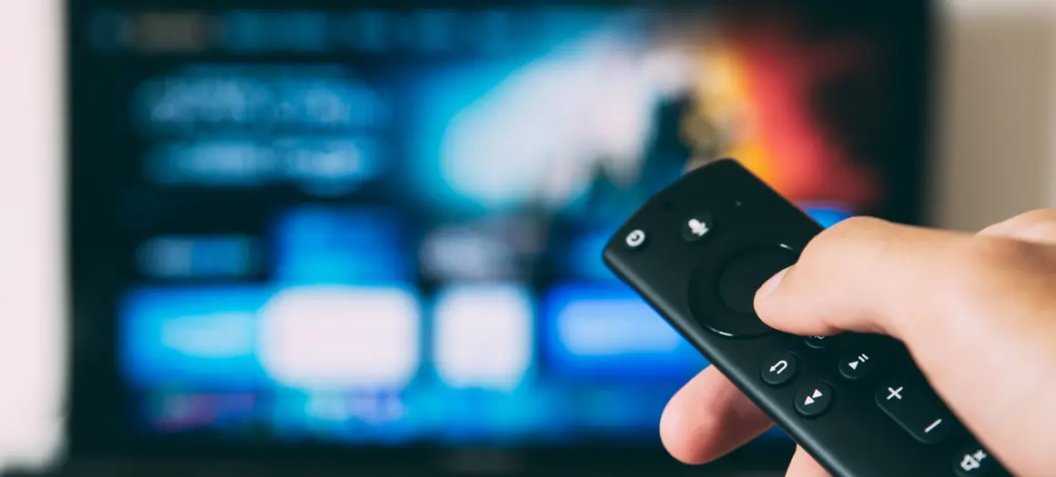 Afstandbediening gericht op tv