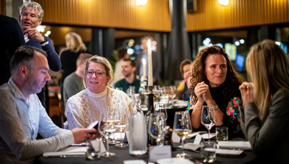 bvA Ronde Tafeldiner gesprek tafel