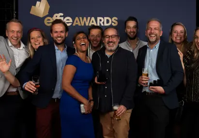 Groepsfoto van winnaars tijdens de Effie Awards 2022